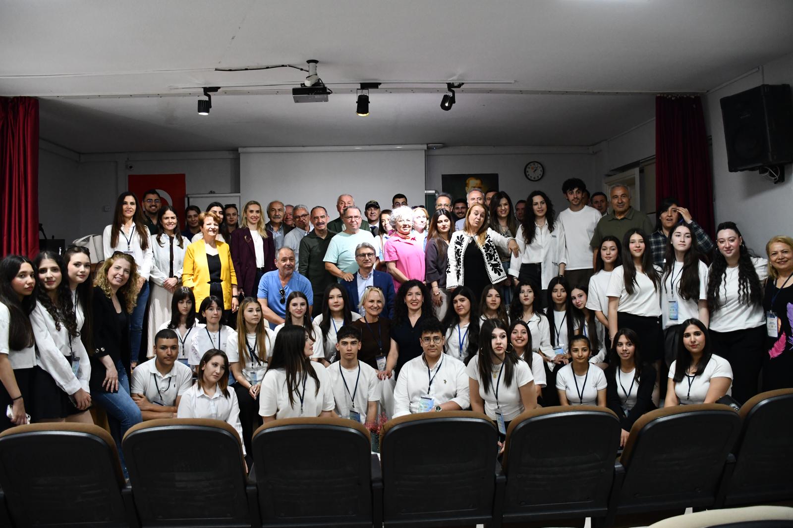 52 yıldır eğitime hizmet veriyor.